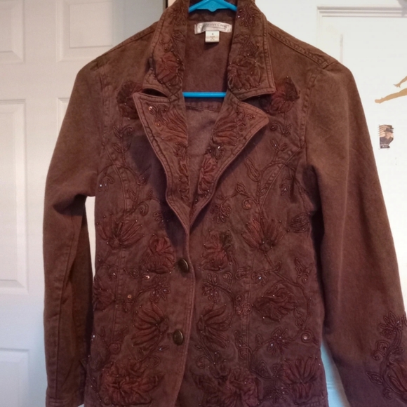 Size 4 Beautiful Coldcreek rustic brownish red Embroided Jean jacket. - Picture 1 of 8